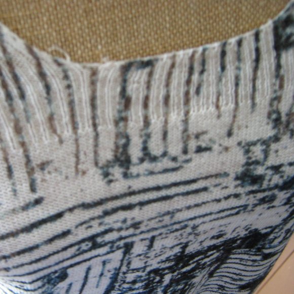 NIC+ZOE Scoop Neck Lightweight Sweater - Picture 3 of 5